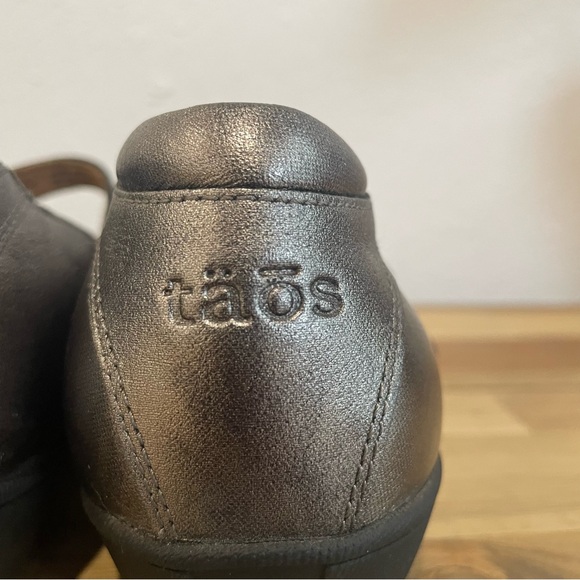 TAOS Women Class Metallic Pewter Silver Leather Mary Jane Comfort Shoes Size 7.5 - Picture 9 of 11